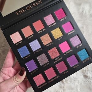 Eloise The Queen Eyeshadow Palette 20 Shades New NIB Luxury Eyes Face Beauty ✨️